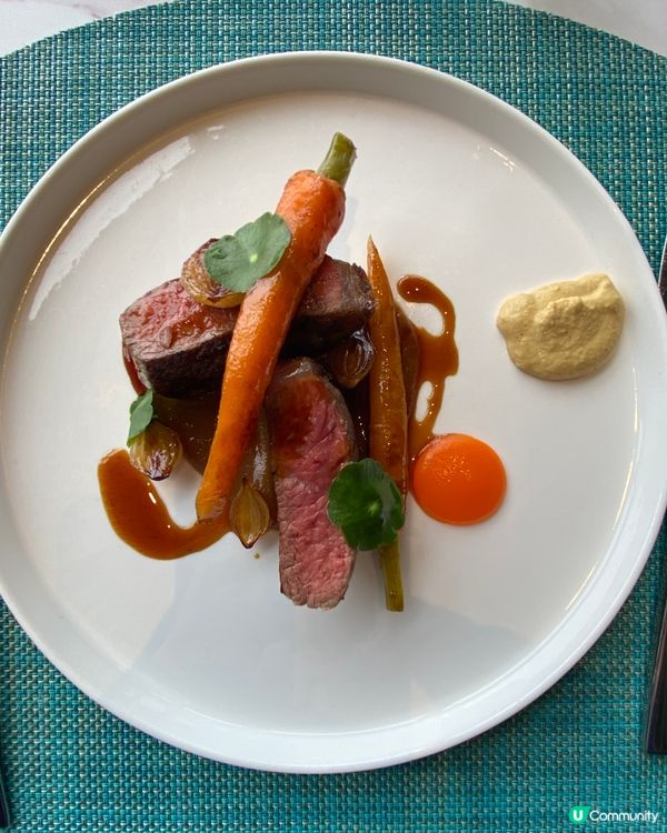 開揚的環境 精緻的四道菜半自助早午餐