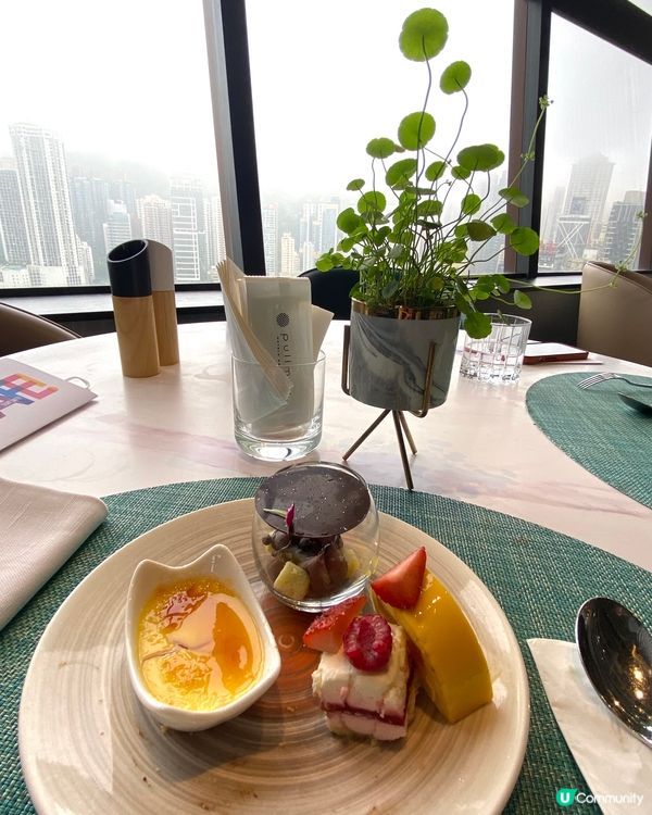 開揚的環境 精緻的四道菜半自助早午餐