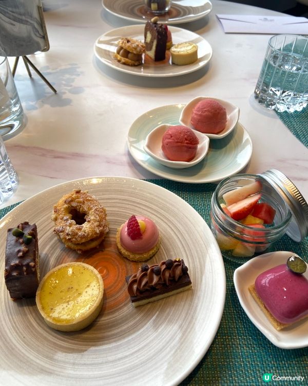 開揚的環境 精緻的四道菜半自助早午餐