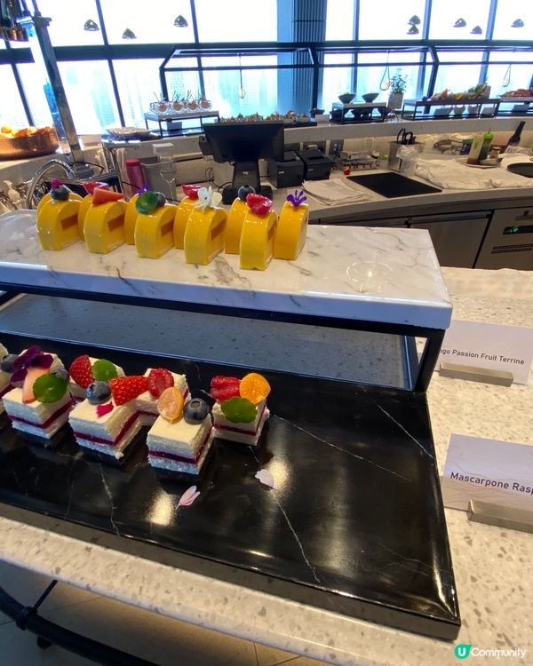 開揚的環境 精緻的四道菜半自助早午餐