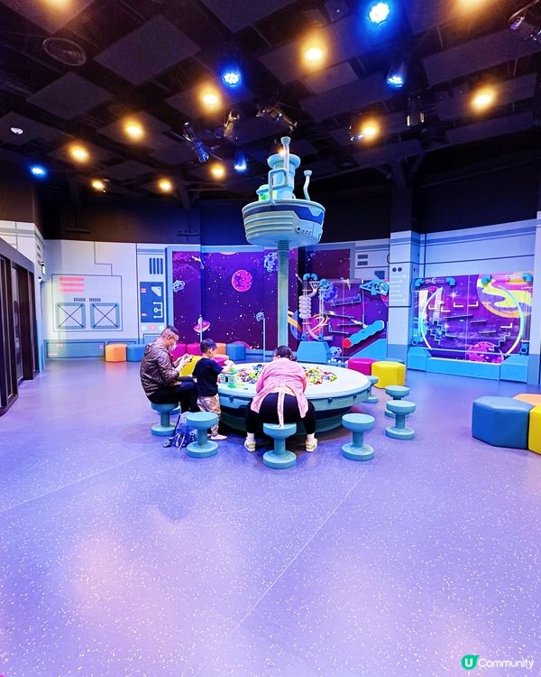 玩足全日室內遊樂場。新濠影滙「滿紛樂園」