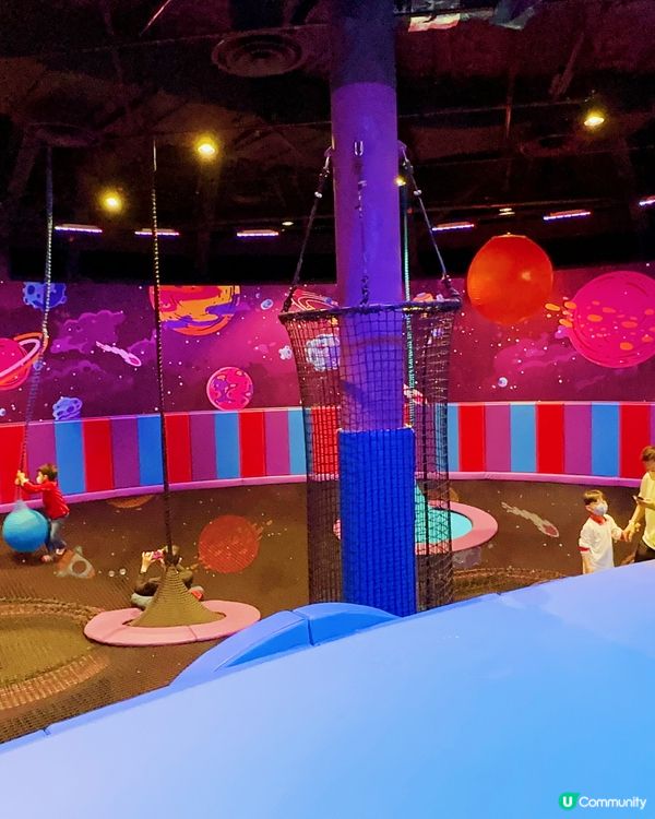 玩足全日室內遊樂場。新濠影滙「滿紛樂園」