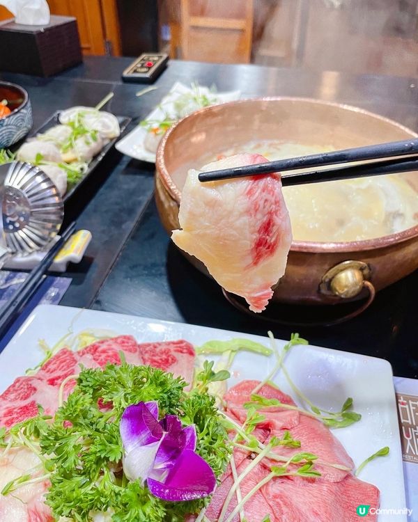 冬天打邊爐最鍾意揀個夠滋潤又清甜嘅湯底🥳胡爐嘅湯底好正。打邊...