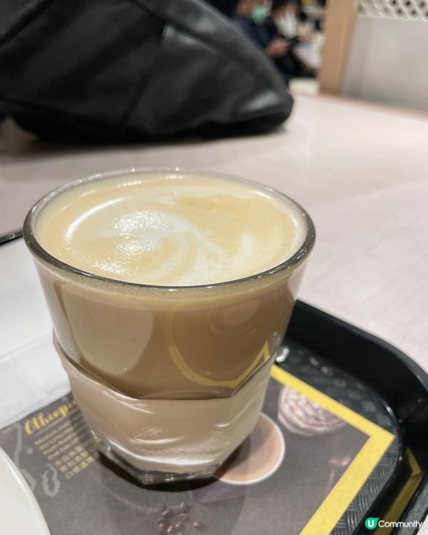 今日這杯Cappuccino真的有點令我嚇親，這間連鎖店的快...