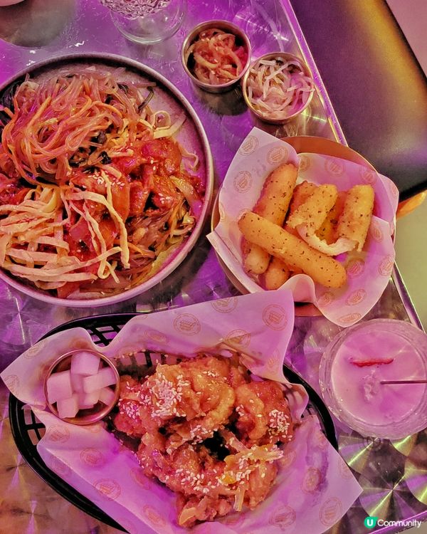 黎咗呢間位於大角咀嘅人氣韓國菜，店面裝修充滿韓國地道大排檔風...