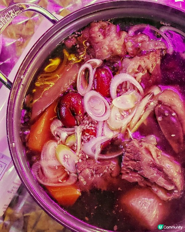 黎咗呢間位於大角咀嘅人氣韓國菜，店面裝修充滿韓國地道大排檔風...