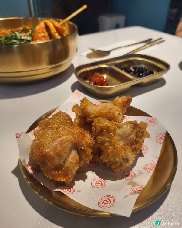 在韓式浴池內吃晚餐