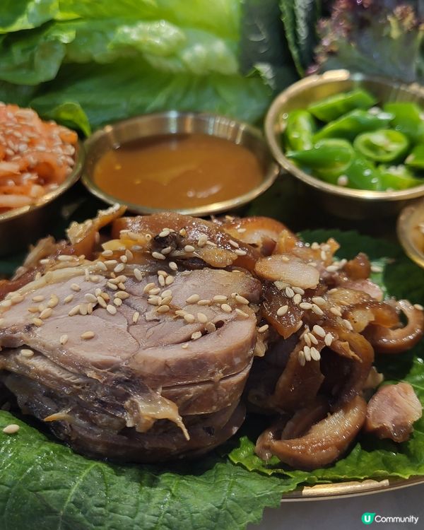 在韓式浴池內吃晚餐