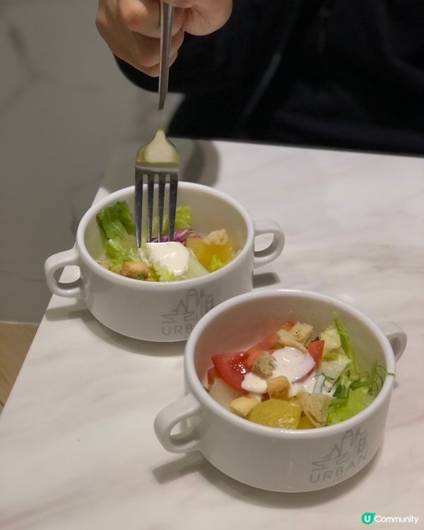 近年嚟貓貓cafe越黎越多，但係呢間除咗有貓貓陪人玩之外，仲...