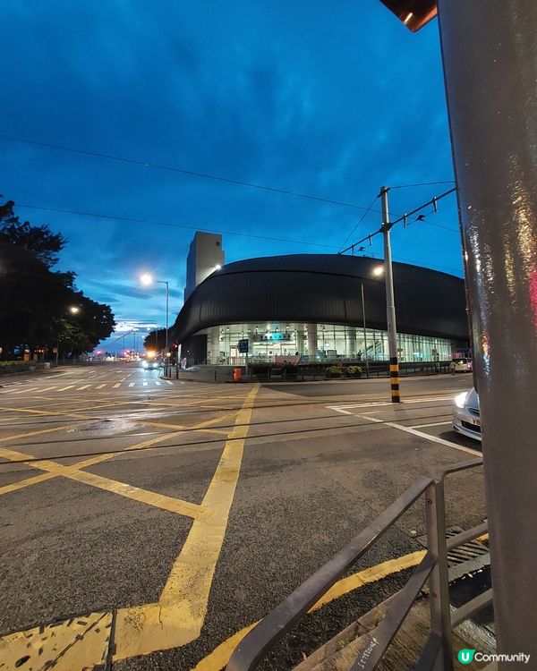 堅尼地城泳池（香港大學站）