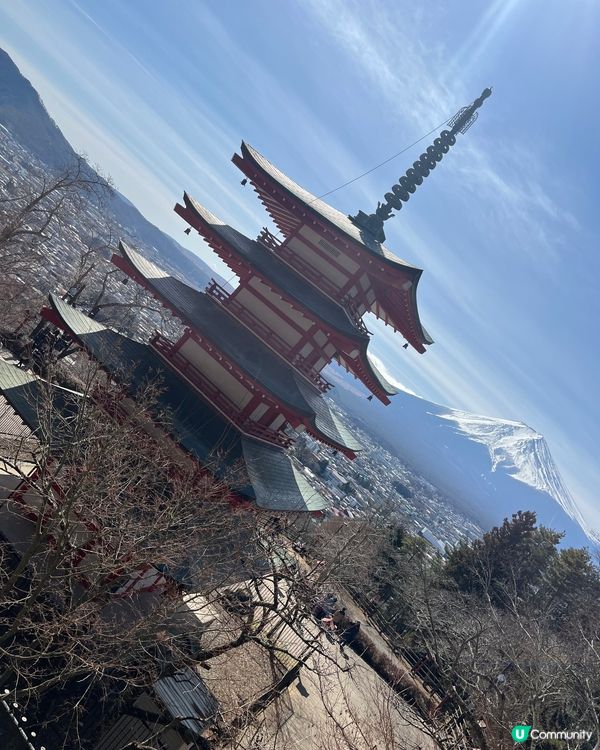 當日去河口湖淺間神社雖然未有櫻花🌸，但係嗰日真係好好天，淺間...