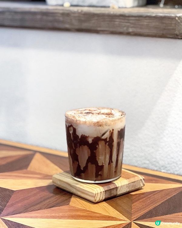 《長洲新開木系𝐶𝑎𝑓𝑒》