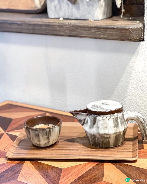 《長洲新開木系𝐶𝑎𝑓𝑒》