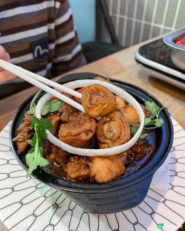 餐廳主打台式料理，可以單點飯麵套餐，也可以選擇豐盛的放題‼️...