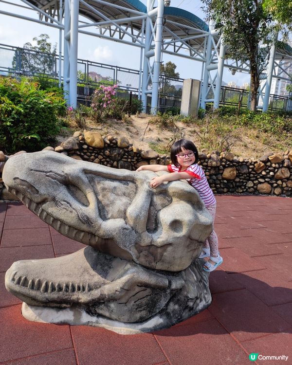 坪石遊樂場 暢遊遠古恐龍歷險世界

