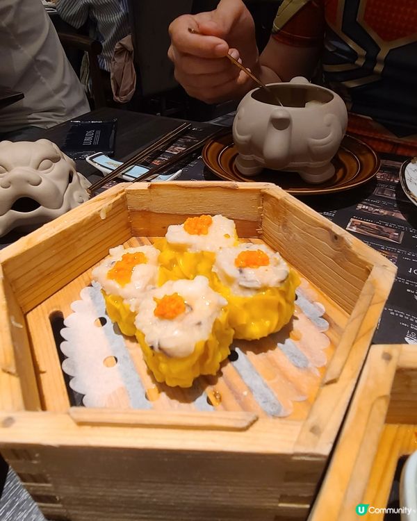 位於元朗yohomall 的念川居，環境優雅舒適，由餐館的裝...