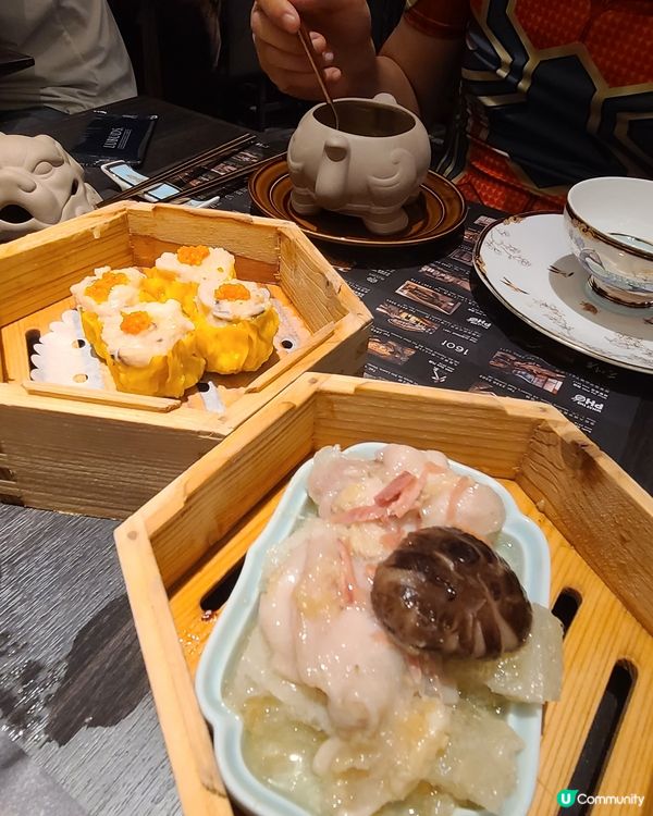 位於元朗yohomall 的念川居，環境優雅舒適，由餐館的裝...