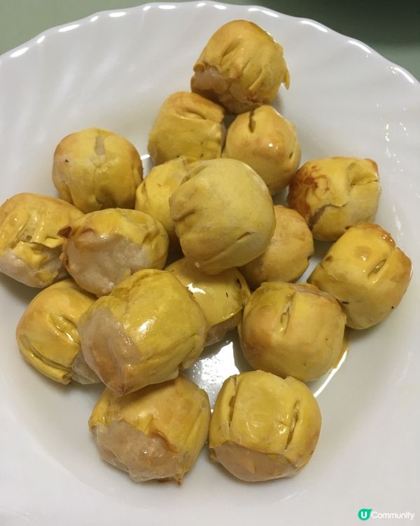 用氣炸鍋炸了燒賣，再加一些椒鹽，果真滋味