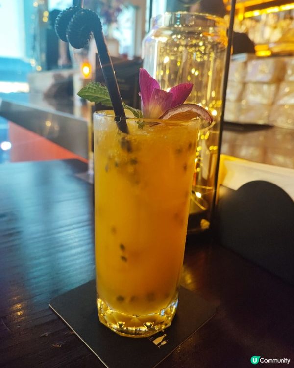 尖沙咀樓上酒吧好有feel！