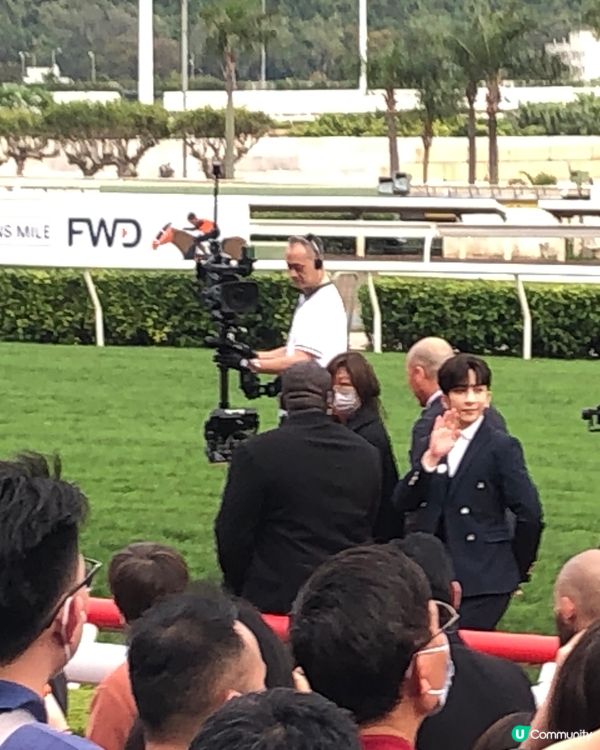 50元包入場三文治及橙汁，Anson Lo 表演