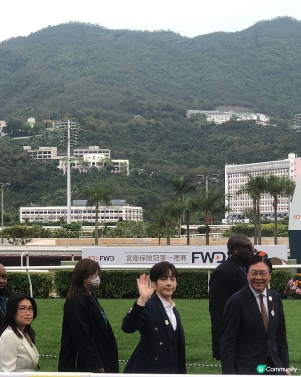 50元包入場三文治及橙汁，Anson Lo 表演