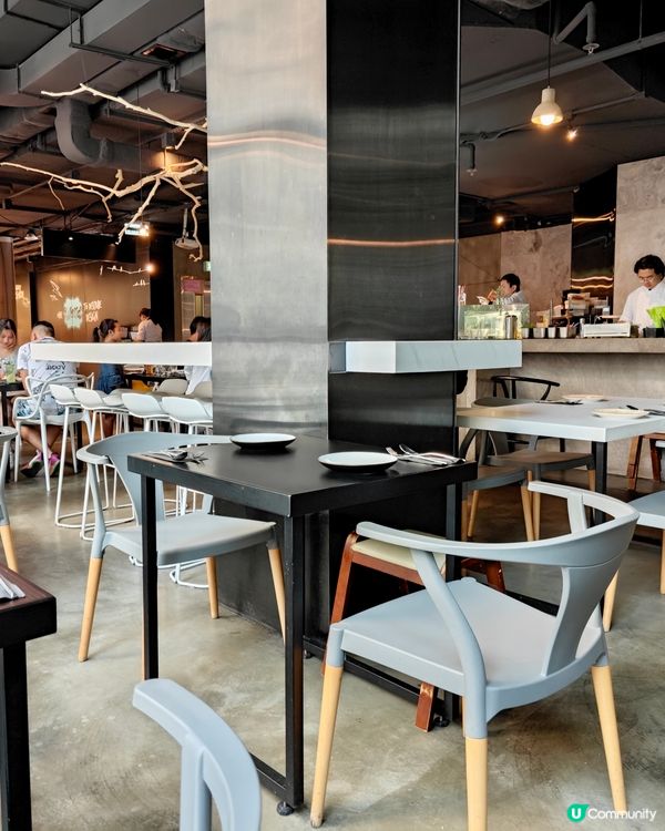 藏在尖沙咀K11購物藝術館裡的一間西餐廳💗這裏把美食融入藝術...