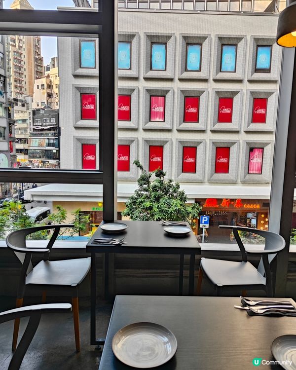 藏在尖沙咀K11購物藝術館裡的一間西餐廳💗這裏把美食融入藝術...