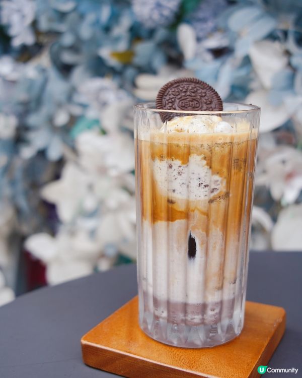 勁靚藍白花花牆