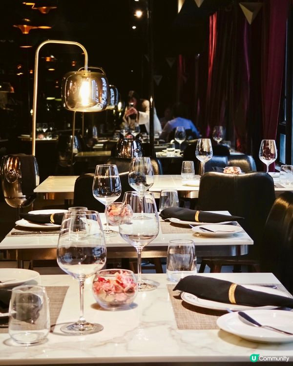 去咗尖沙咀呢間西餐廳Fine Dining 一下💗依到無論環...