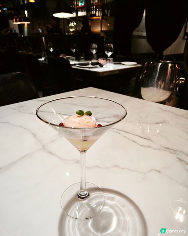 去咗尖沙咀呢間西餐廳Fine Dining 一下💗依到無論環...