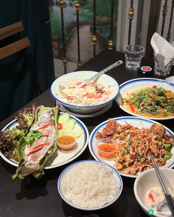 餐廳喺香車街街市附近，每次去食老闆娘米線都會經過呢間餐廳，次...