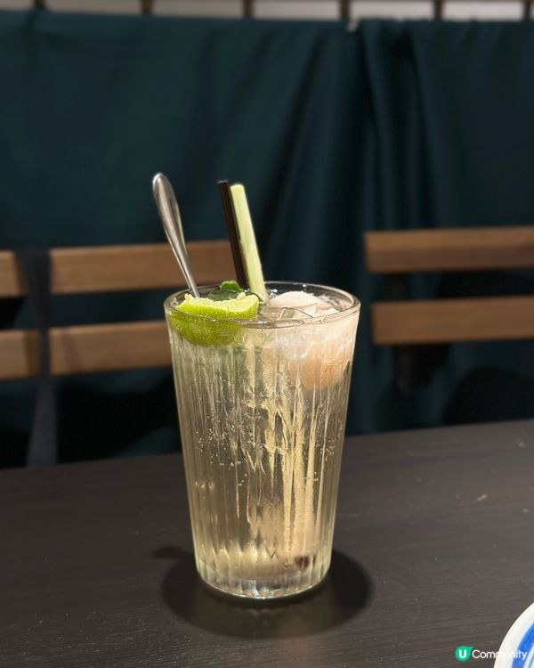 餐廳喺香車街街市附近，每次去食老闆娘米線都會經過呢間餐廳，次...