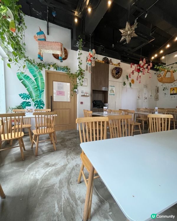 餐廳有點特色,是一間墨西哥餐廳, cappuccino 卻是...