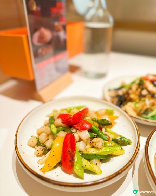 IFC呢間「4口」以閩菜為主題，係間新派中菜餐廳，近期季節限...