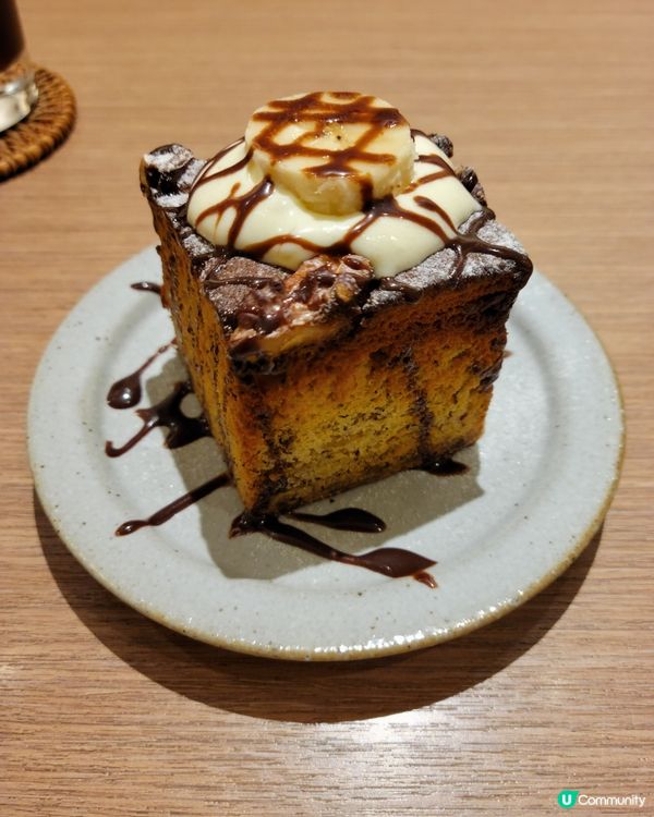 香蕉磅蛋糕超正，唔太甜，好食，咖啡味濃，不錯的咖啡店。