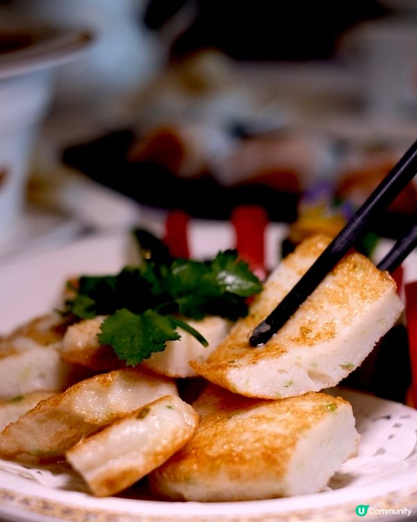 遠眺維港景色，品嚐山珍海味