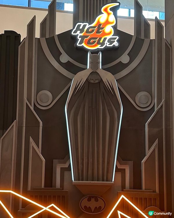 嚟太古城睇戲，仲有閃電俠同蝙蝠俠打卡位～ 
