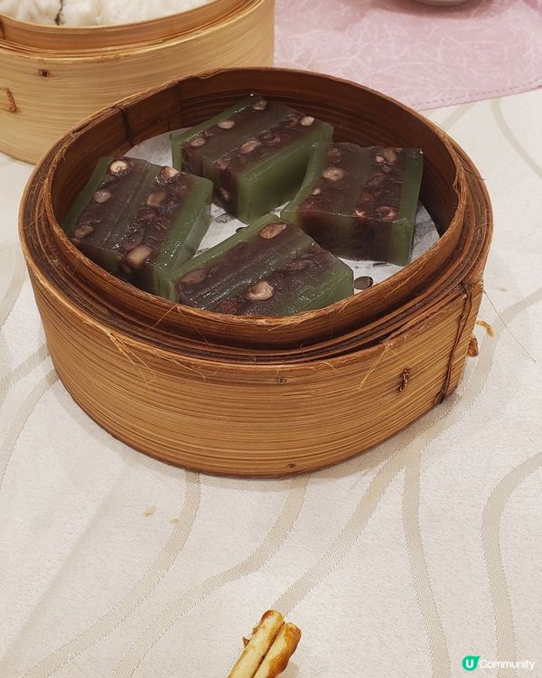 西九凱日酒樓甜品，班蘭紅豆糕👍