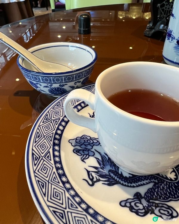 平到震的酒店中菜廳飲茶