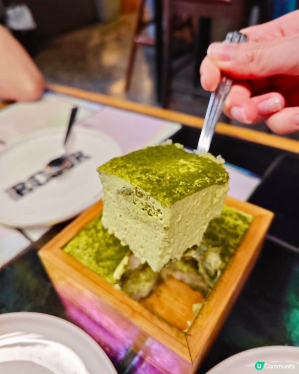 在中環蘇豪區有間玩味十足的日本料理餐廳「為食龍」，樓高兩層，...