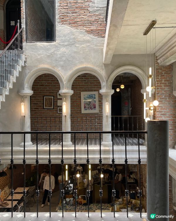 曼谷近郊新開三層的網紅歐式古堡咖啡店