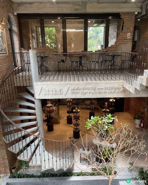 曼谷近郊新開三層的網紅歐式古堡咖啡店