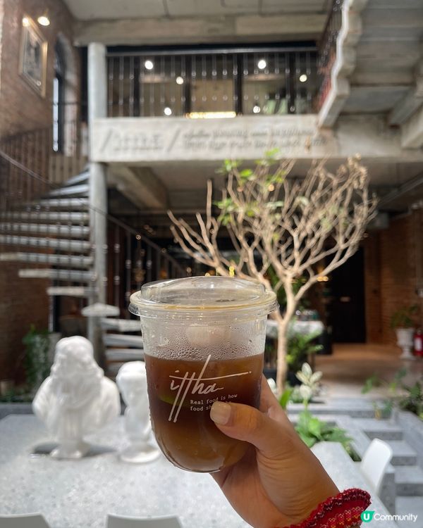 曼谷近郊新開三層的網紅歐式古堡咖啡店