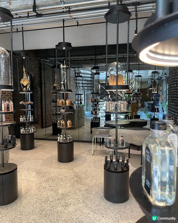 曼谷近郊新開三層的網紅歐式古堡咖啡店