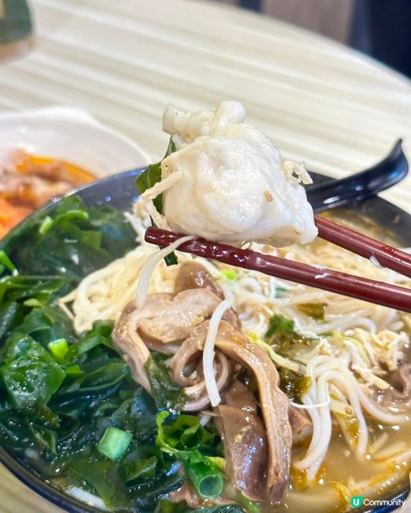 份量十足小鍋米線