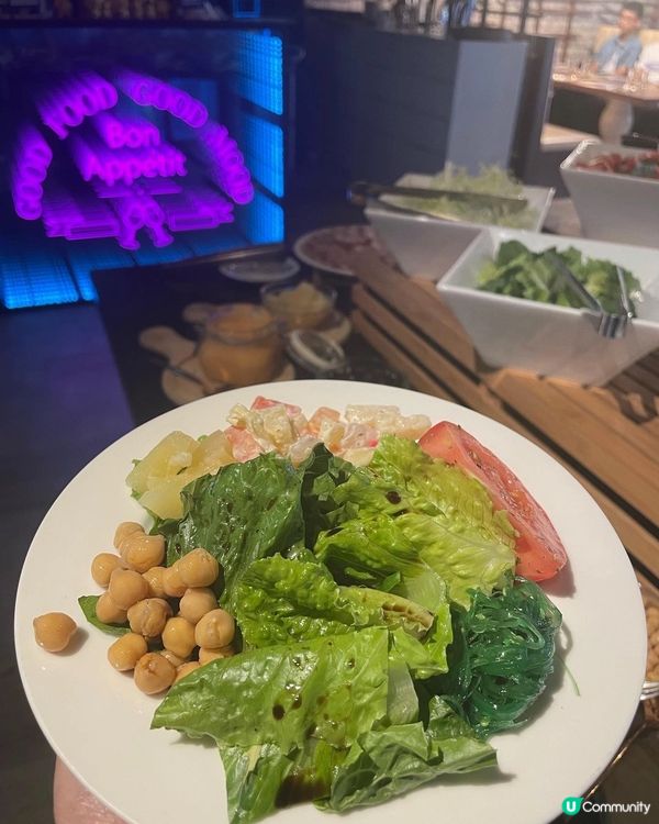 空間感非常大，食玩chill 集一身嘅新西餐廳