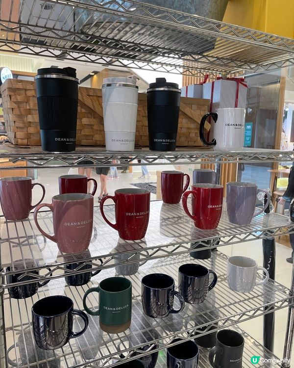 這間咖啡店從紐約引入，咖啡價錢跟星巴x 差不多，但特別之處，...