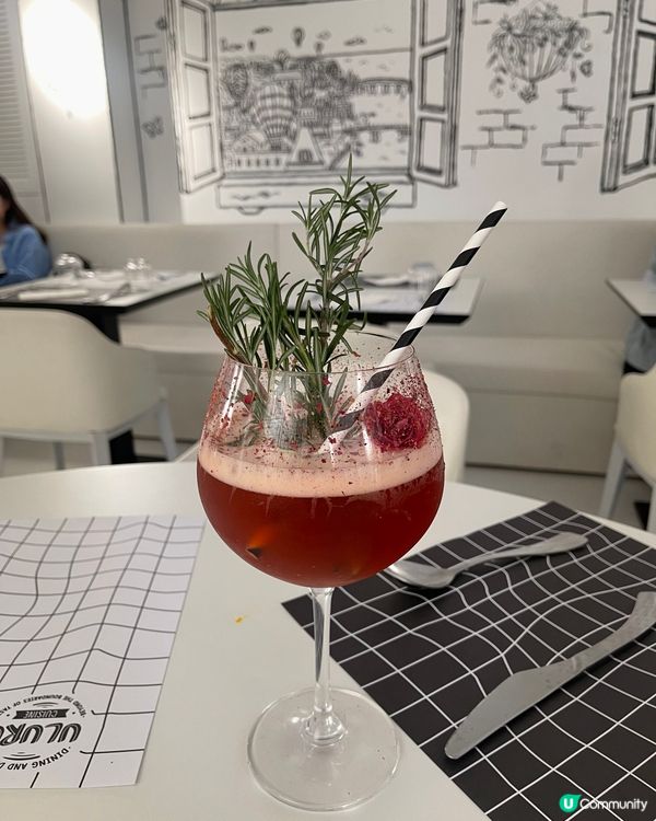 韓國很紅二次元漫畫咖啡店香港都有喇！