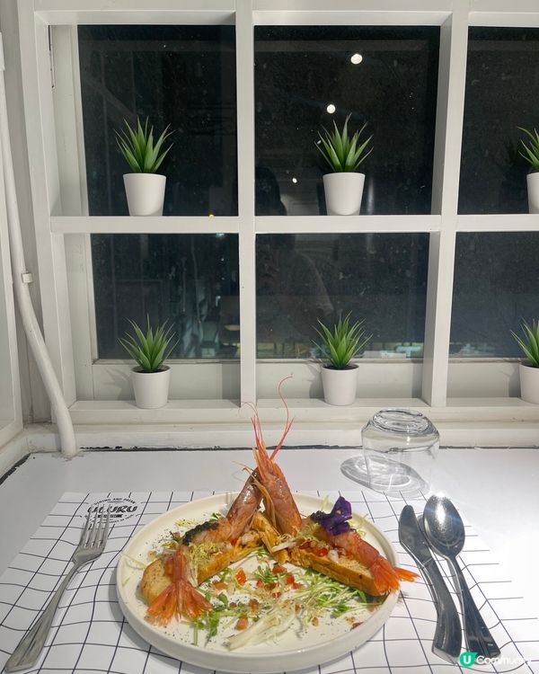 韓國很紅二次元漫畫咖啡店香港都有喇！