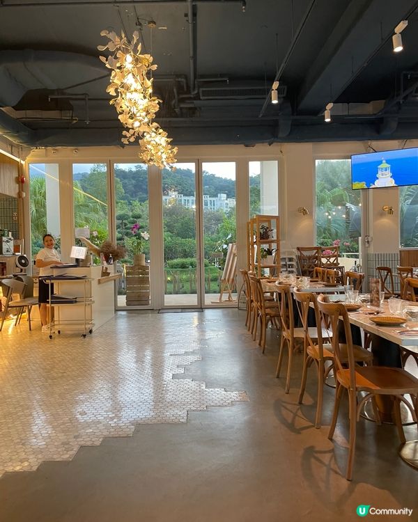 食西餐又可以同喵喵玩